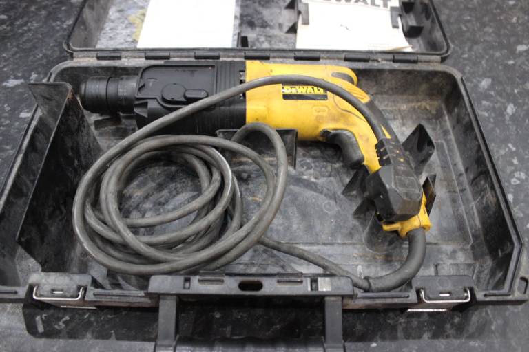 Dewalt DW566-GB SDS Hammer Drill Good Working Order