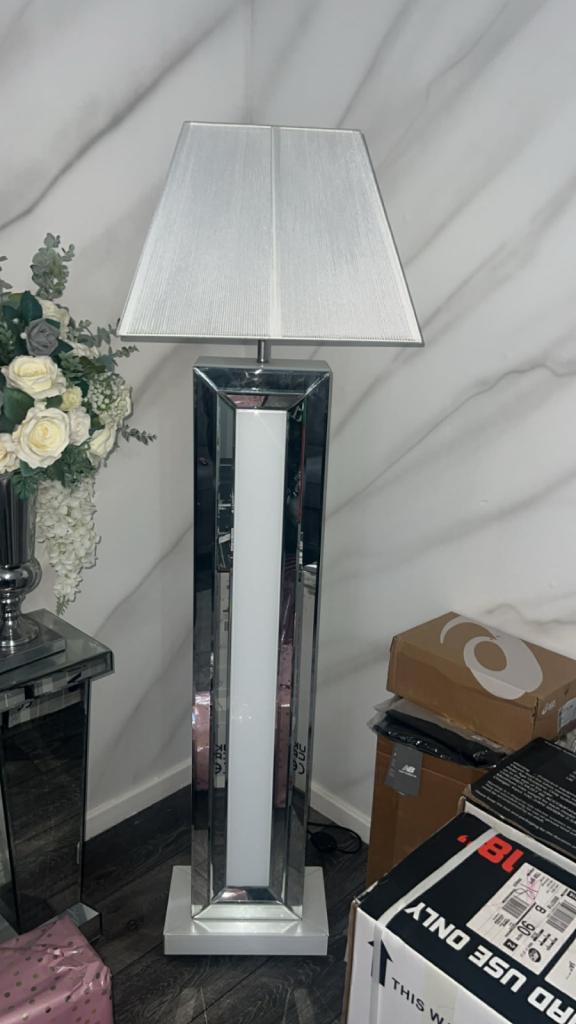 image for Tall standing lamp