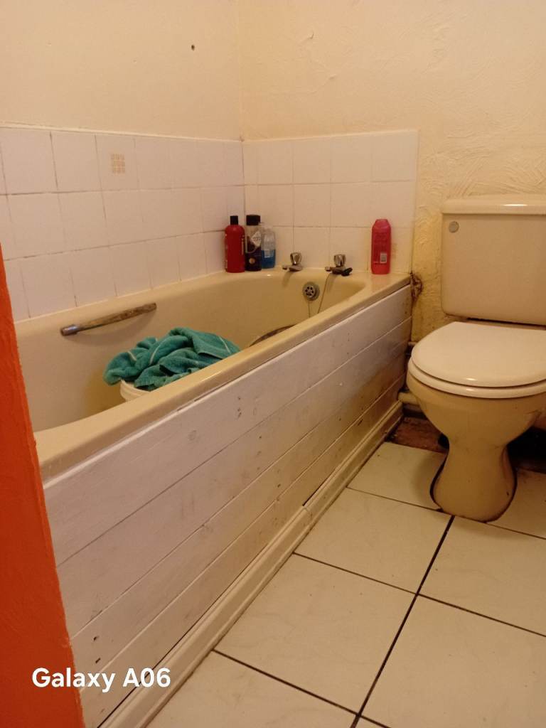 1 bedroom flat in fob secured building 