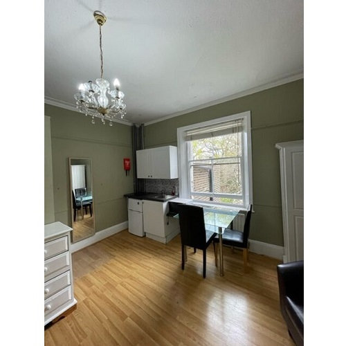 Semi-Studio Holland Road, Kensington Olympia/Shepherds Bush W14 8BE