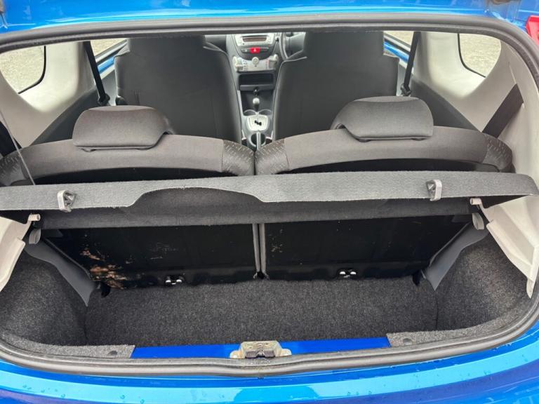 2010 Peugeot 107 1.0 12V Urban Hatchback 3dr Petrol 2 Tronic Euro 4 (68 ps) Hatchback Petrol Auto...