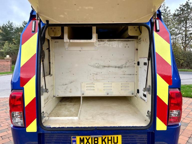 2018 Toyota Hilux Active Extra Cab Pick Up 2.4 D-4D 4x4***Front Winch***240v***Night Heater** PIC...