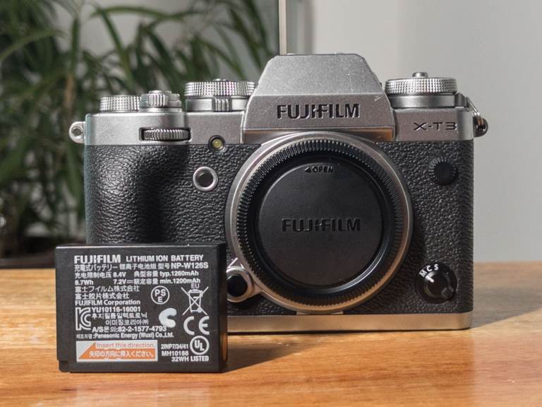 Fujifilm X-T3 (Silver) - Body Only
