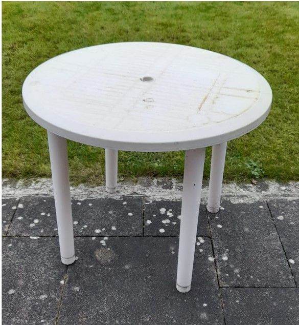 Outdoor Round White Plastic Table – Good Condition