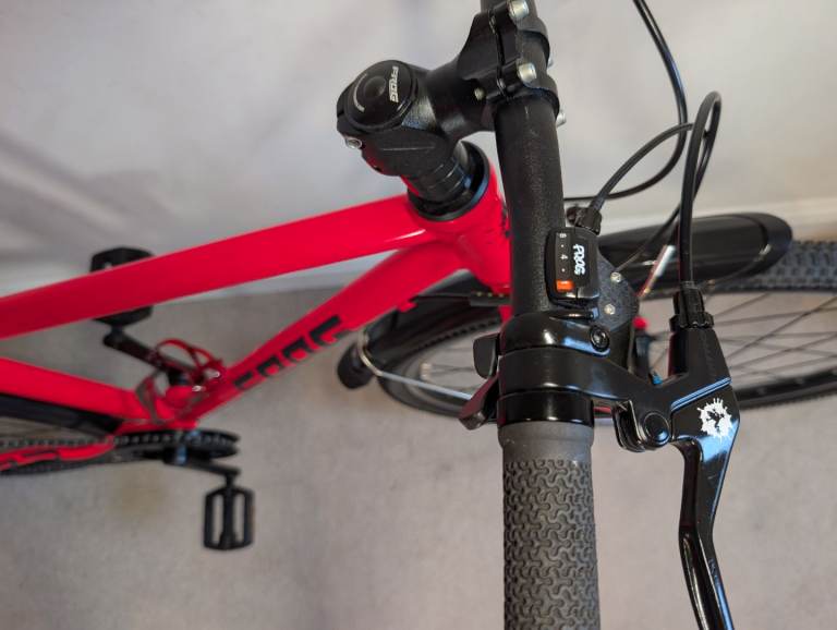 FROG BIKE 73 (12+) IN PERFECT CONDITION. COLLECTION NW LONDON OR BUCKS