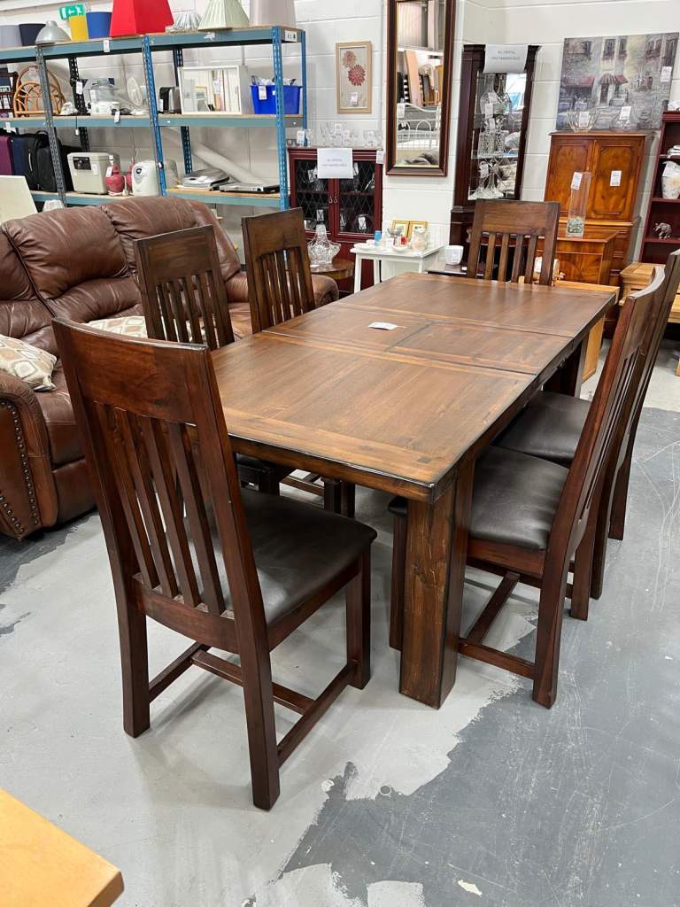 Rustic extending table & 6 chairs