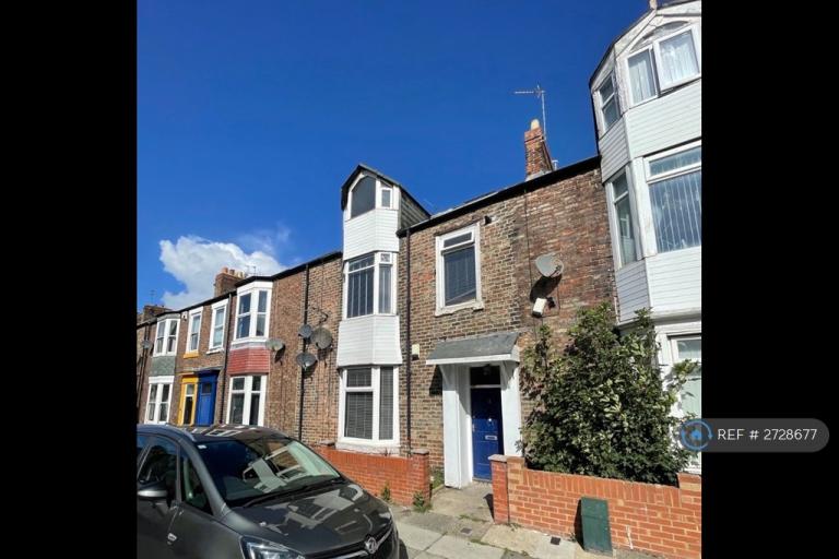 3 bedroom flat in Worcester Terrace, Sunderland, SR2 (3 bed) (#2728677)