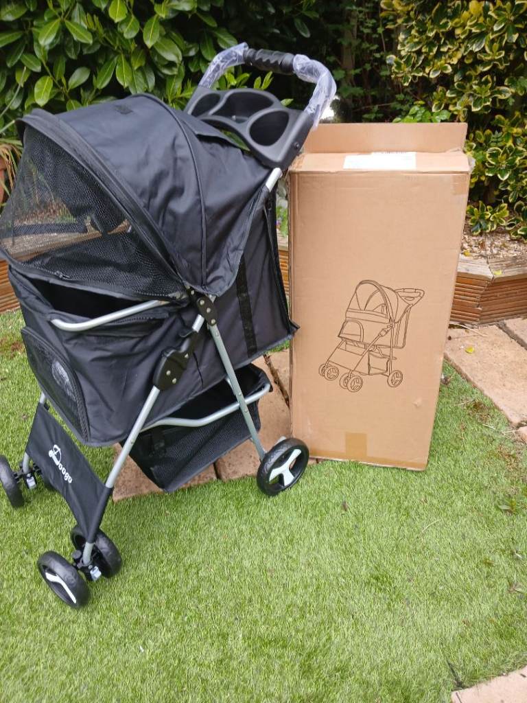 Brand new pet stroller complete with instrutions.
