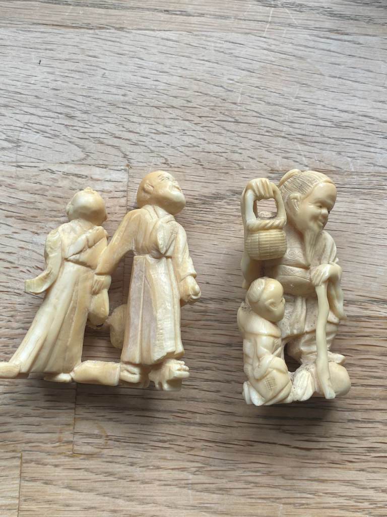 Vintage Chinese Bovine Bone Carving  Figurine Netsuke Toggle