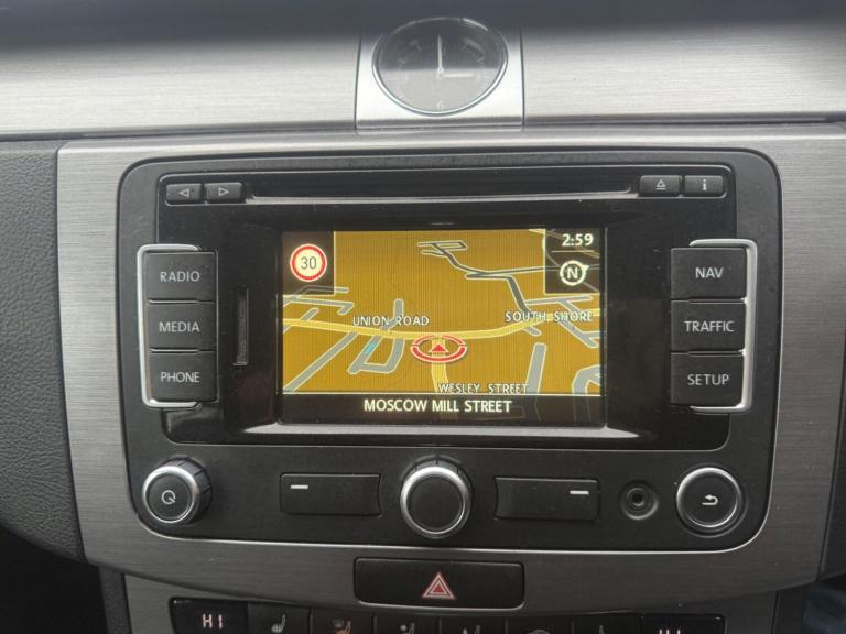 2014 Volkswagen Passat 1.6 TDI BlueMotion Tech Executive Euro 5 (s/s) 5dr ESTATE Diesel Manual