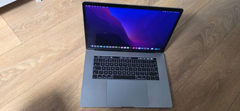 Macbook Pro Touchbar 15 inch Space Grey a1707 Retina late 2016 - 2017 Intel i7 QuadCore 1TB SSD