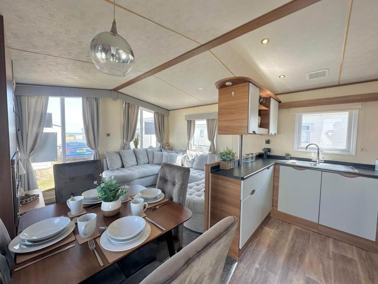 Reduced 2 Bedroom Cheap Static Caravan - Open 11.5 Months - Pet Friendly 
