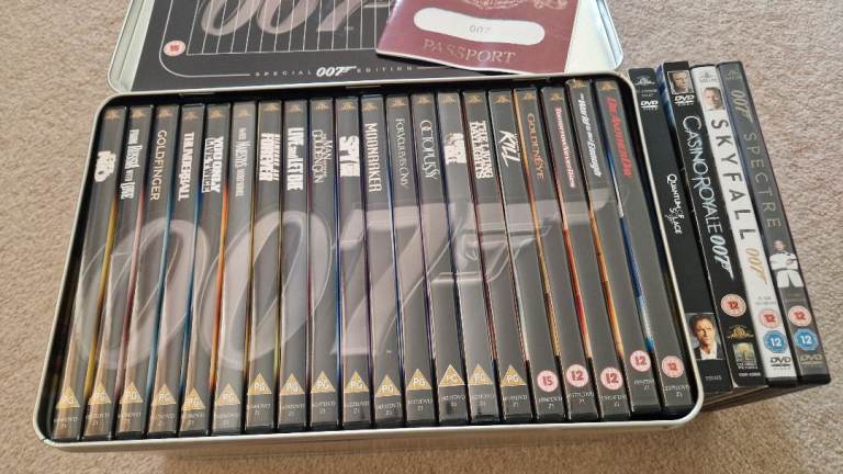 James Bond 007 DVD Collection in Metal Case