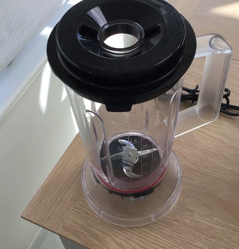 Bosch Food Processor with Blender & Chopping Attachments – As Good As New