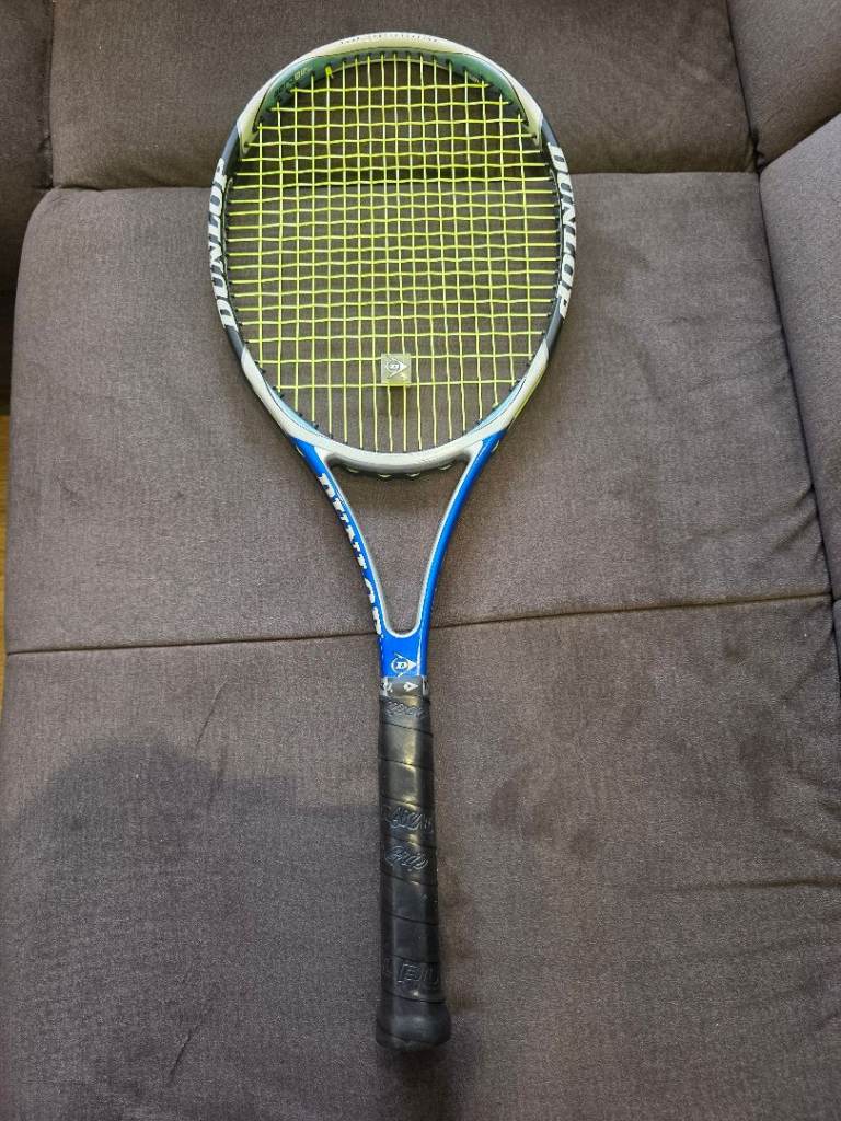 Dunlop Aerogel 2 Hundred 18 x 20 Tennis Racket L1 Well used New String