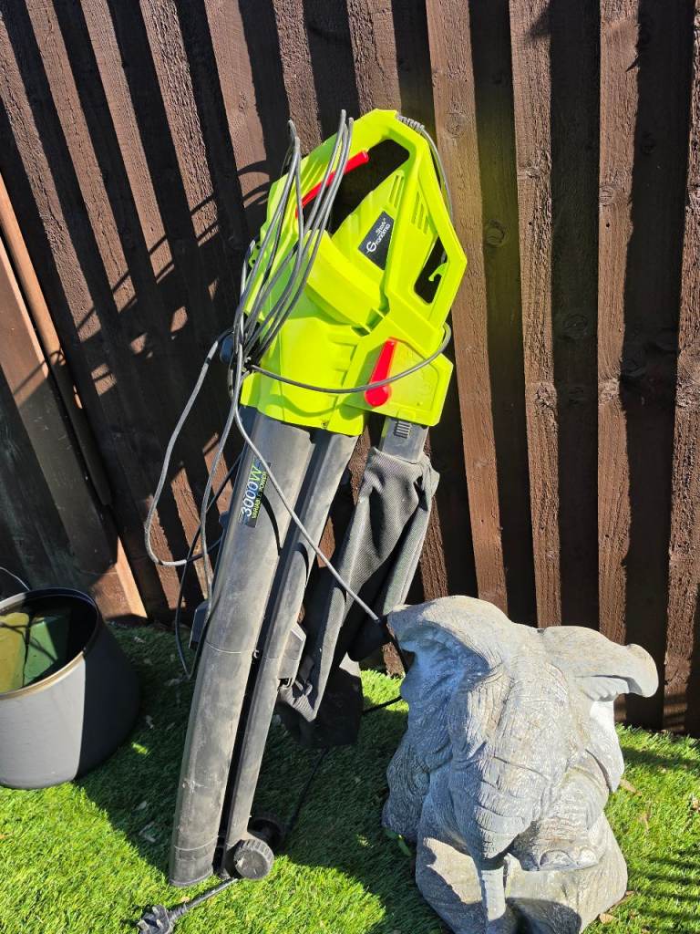 Shark garden vac and leaf blower