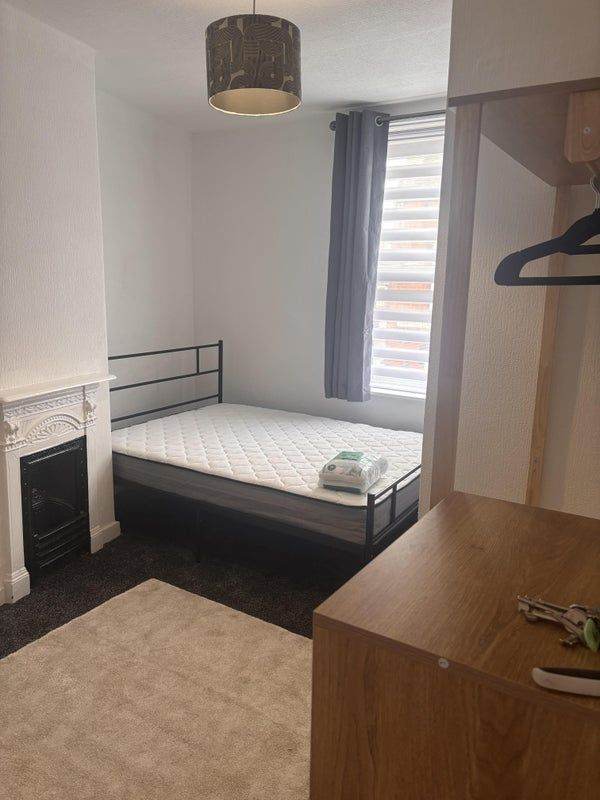 LEEDS DSS UC LCW PIP BENEFITS DOUBLE ROOM