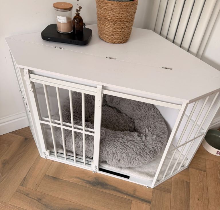 Corner Dog crate/furniture 