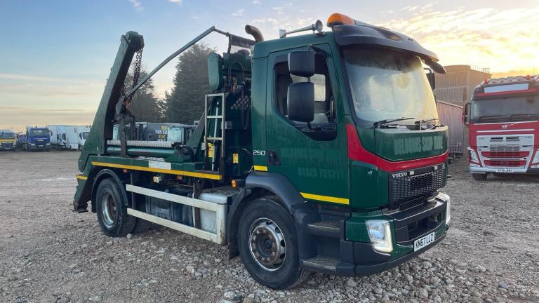 2018 Volvo FL 250 18 TONNE HYVA CHAIN LOADER , 277,541 KM