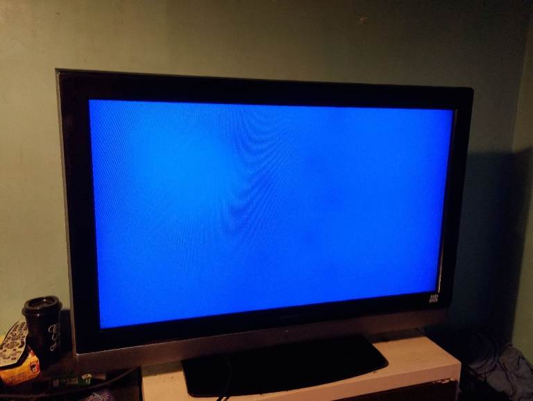 49" Hitachi LCD TV built in Freeview dtv hdmi ports stand no remote fully working £35 Ono 