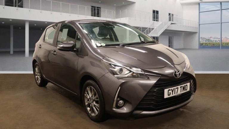 2017 Toyota Yaris 1.5 VVT-i Icon Tech Euro 6 5dr HATCHBACK Petrol Manual