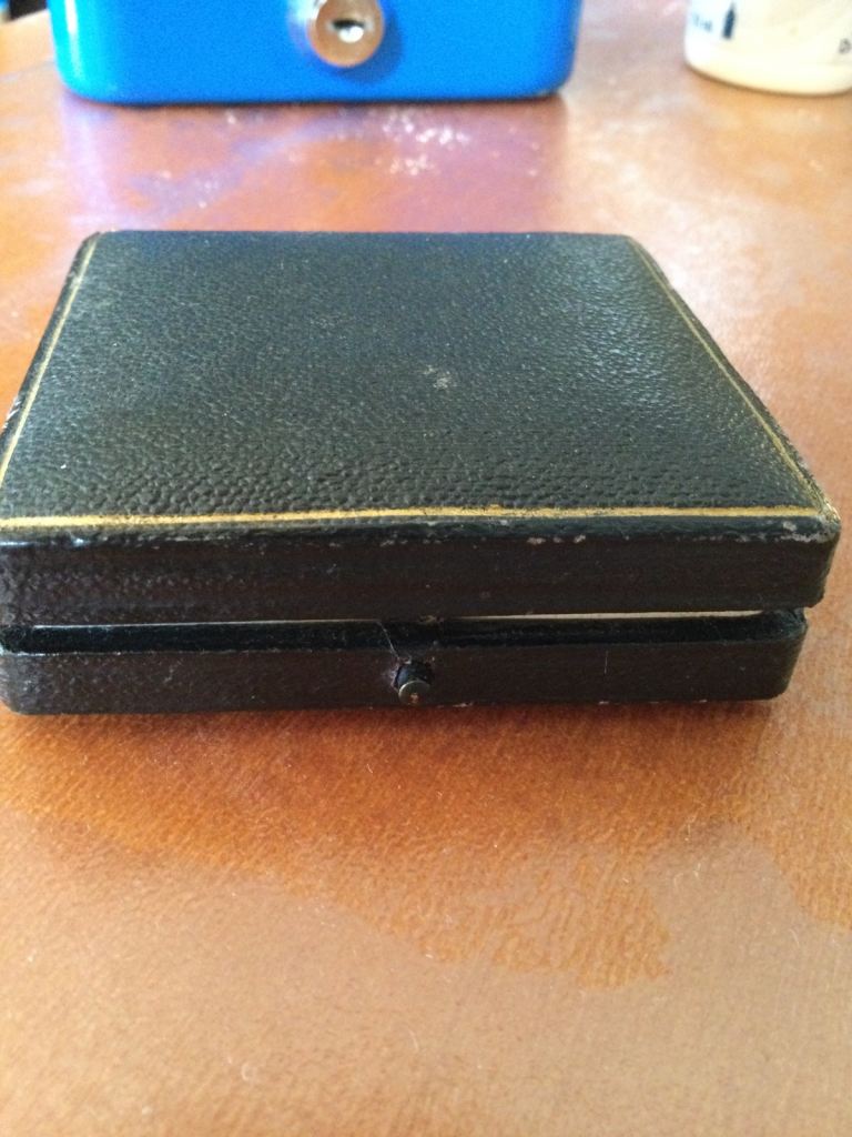 TONE£,HINGE CASEd MEDAL, velvet lined with locking clasp, SUPERB QUALITY 