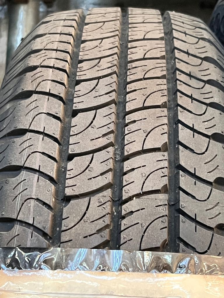 Goodyear tyre brand new 195 60 60C commercial 