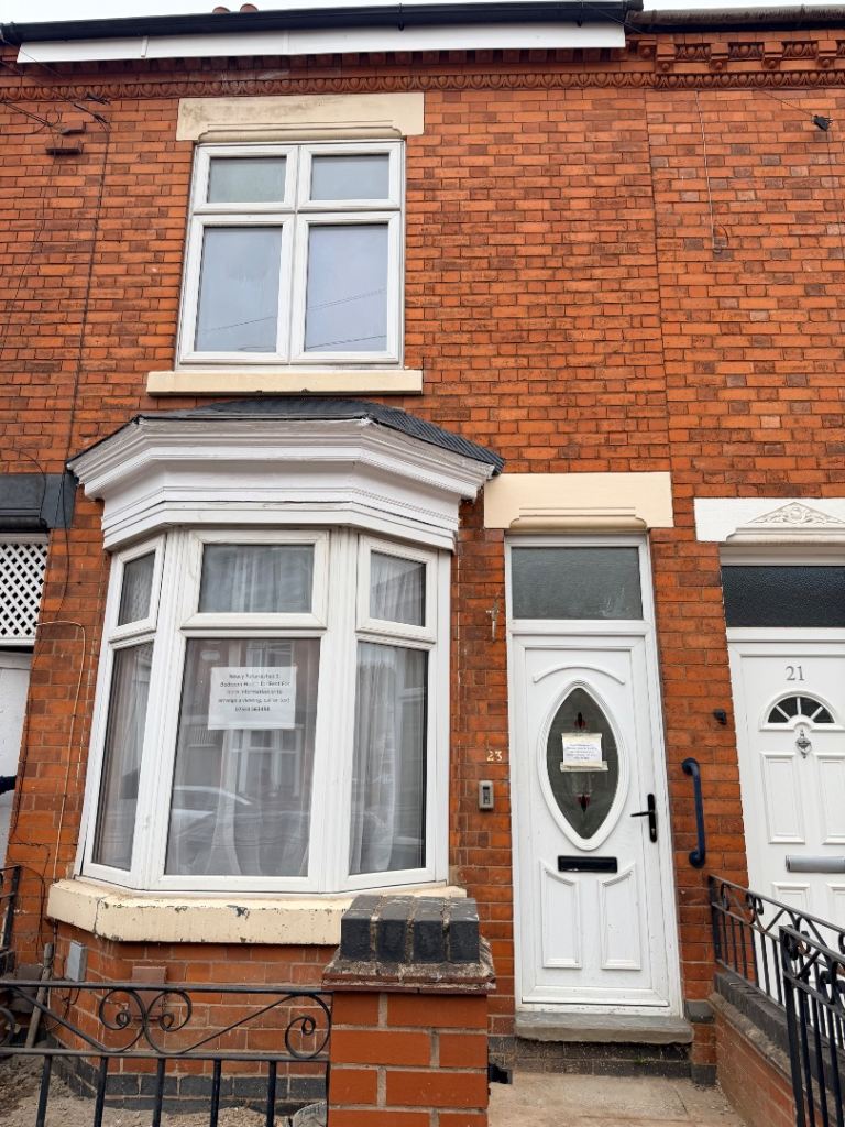 3 Bedroom house for rent LE5