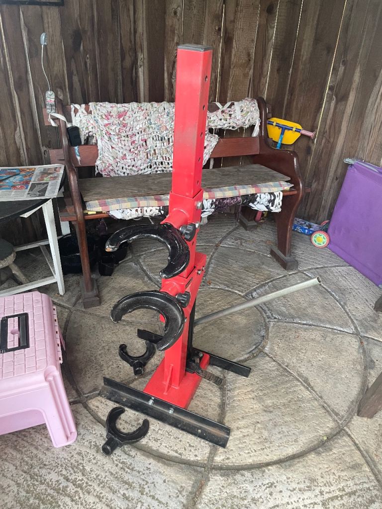 Spring compressor