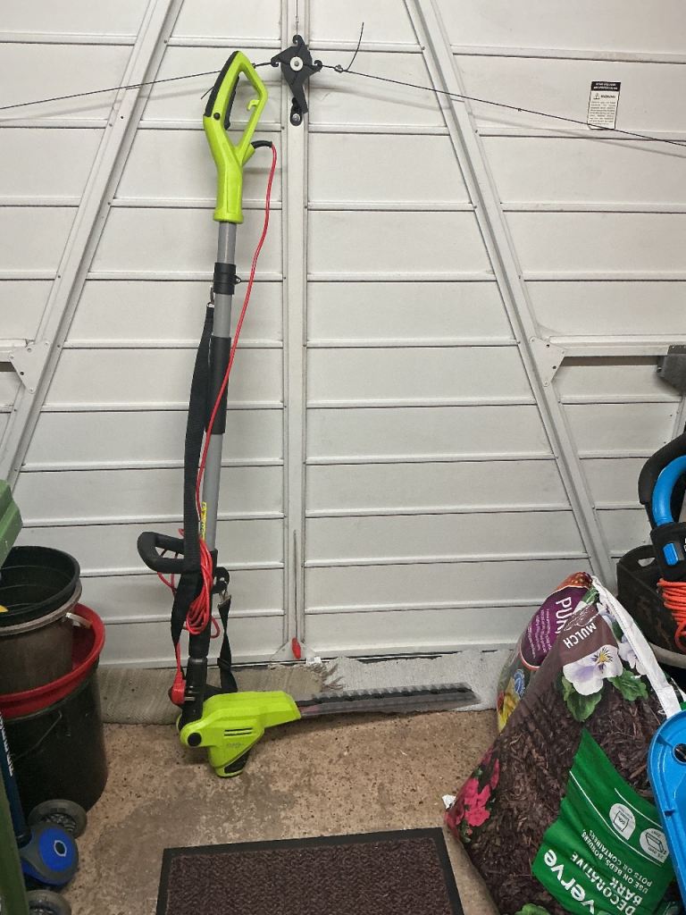 Hedge trimmer 