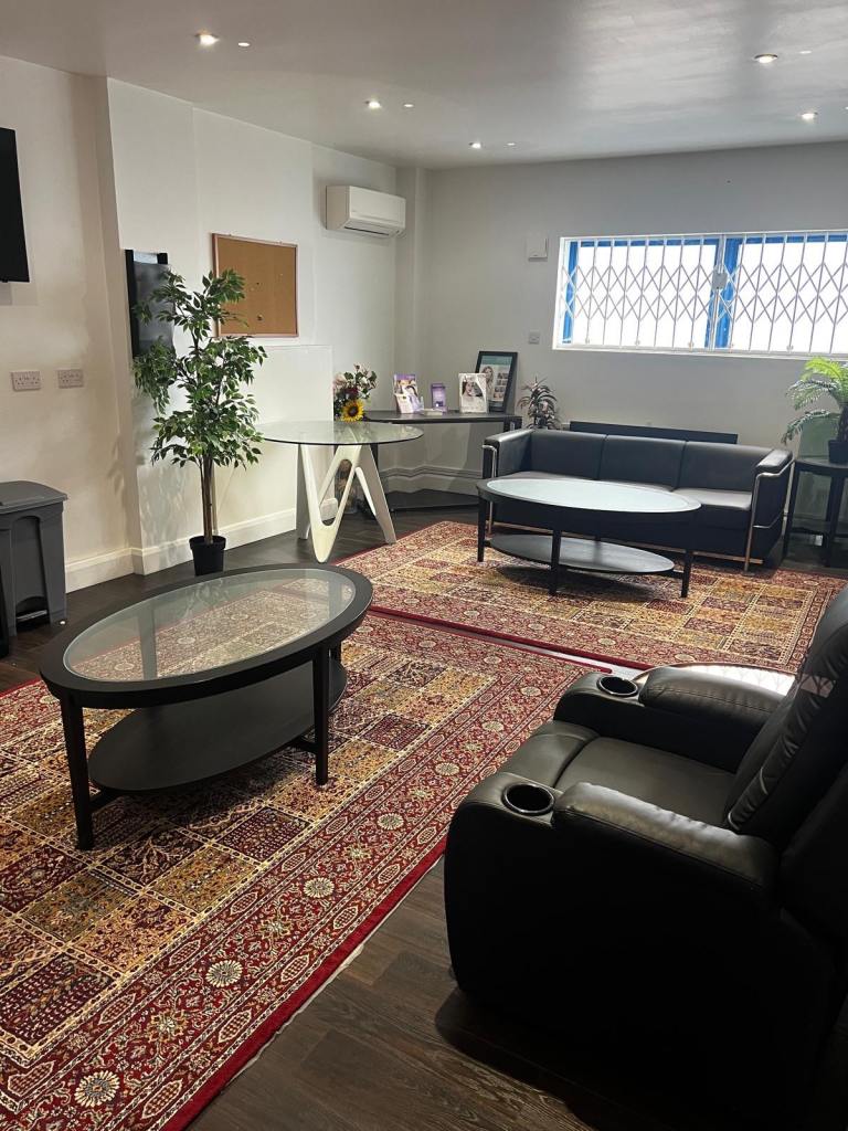 Office waiting room furniture 