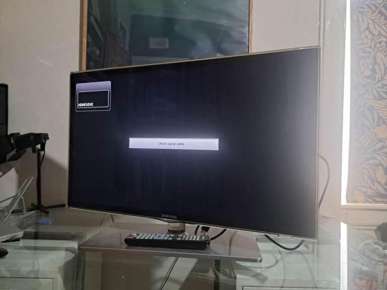 Good Condition Samsung 32-inch Flat Screen TV