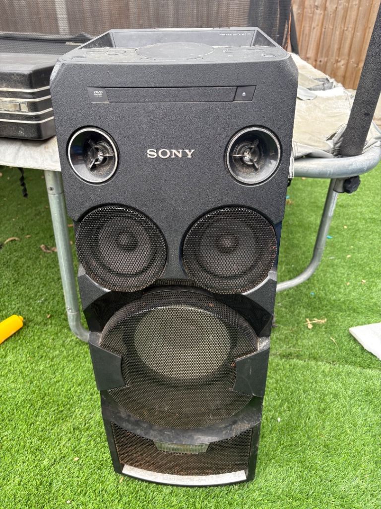 Sony MHC-V7D Stereo System with DVD Player – Fair Condition