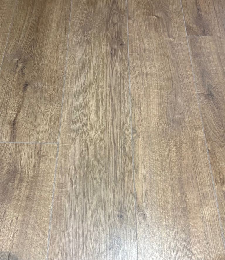 Chestnut Laminate flooring 