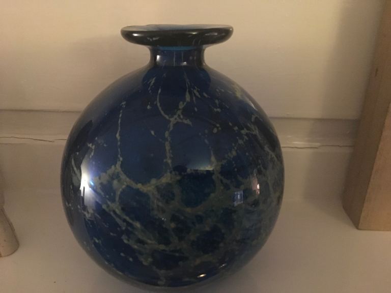Art glass vase