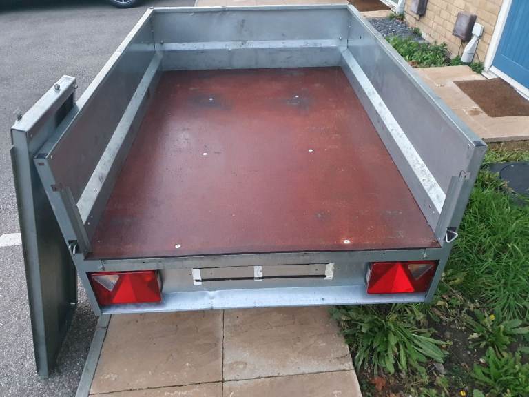 Erde First 150 Trailer with cover