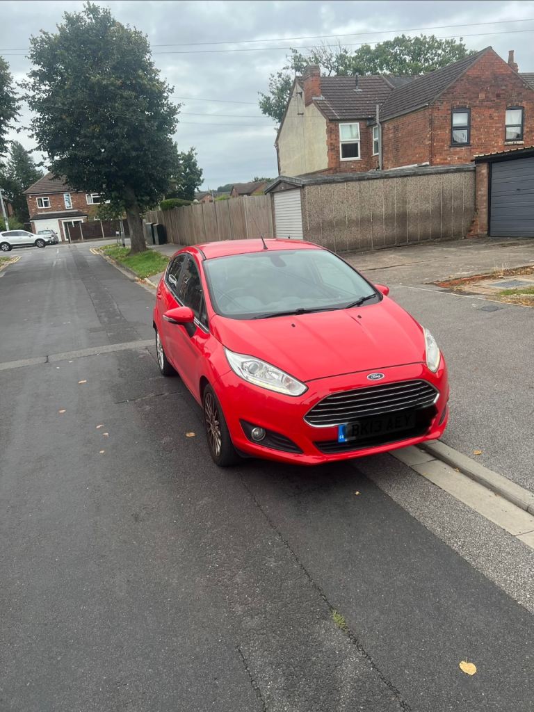 Ford, FIESTA, Hatchback, 2013, Semi-Auto, 1597 (cc), 5 doors