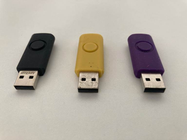 BARGAIN!!! 4GB x 3 USB / Memory Stick / flash drive / external hard drive– post or collect