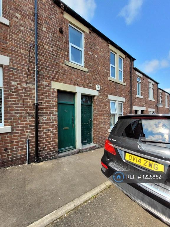 3 bedroom flat in Swalwell, Swalwell, Newcastle Upon Tyne, NE16 (3 bed) (#1226862)