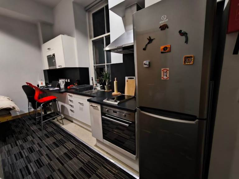 Central studio flat available!