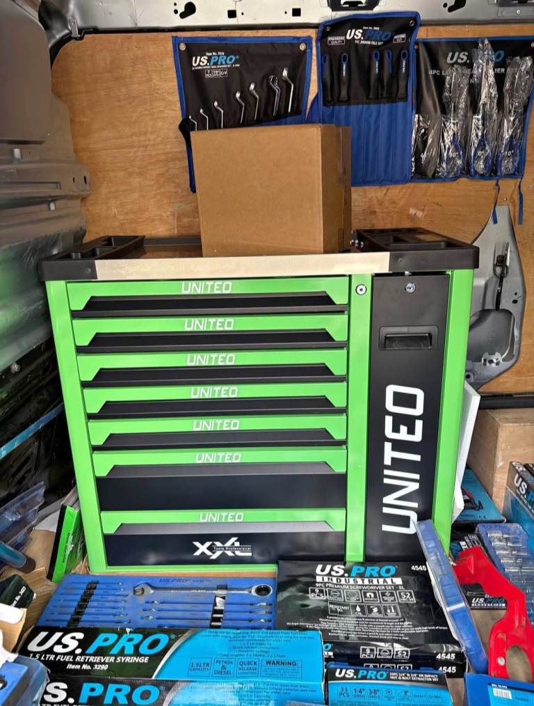 7 drawer tool cabinet / tool trolley / roll cab full with tools