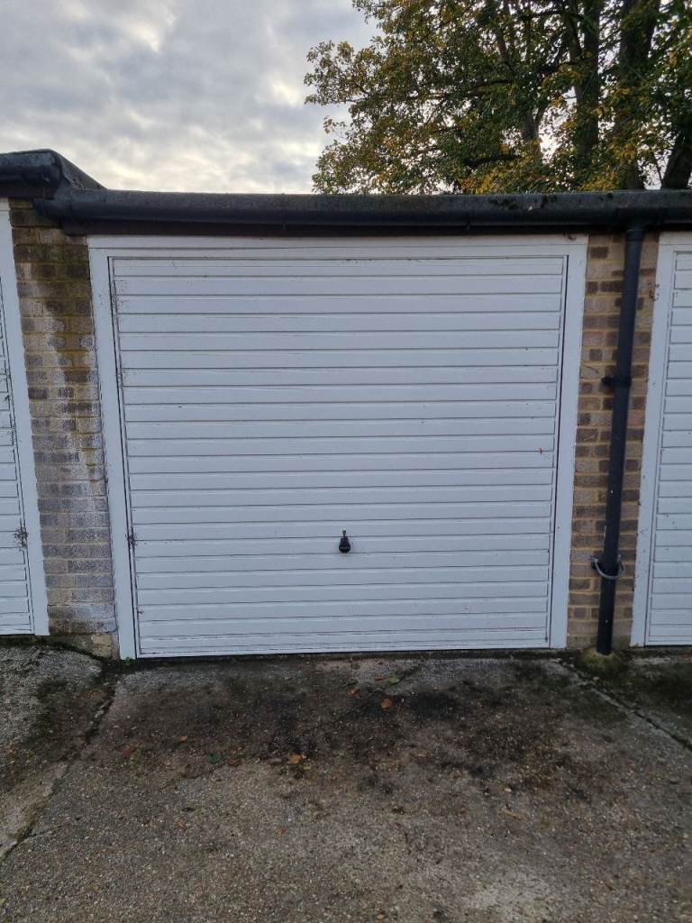 120 Sq ft Garage to rent
