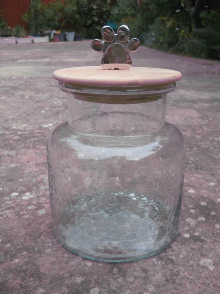 Decorative Glass Airtight Storage Jar with Wooden Lid for £5.00
