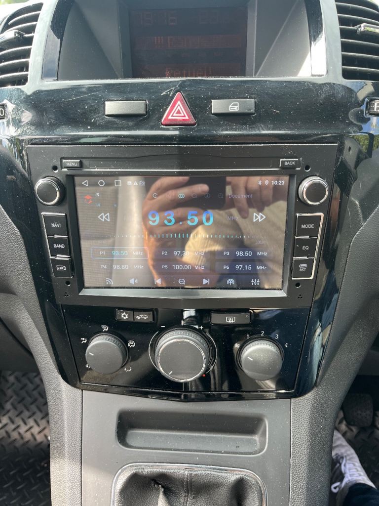 CD player with satnav