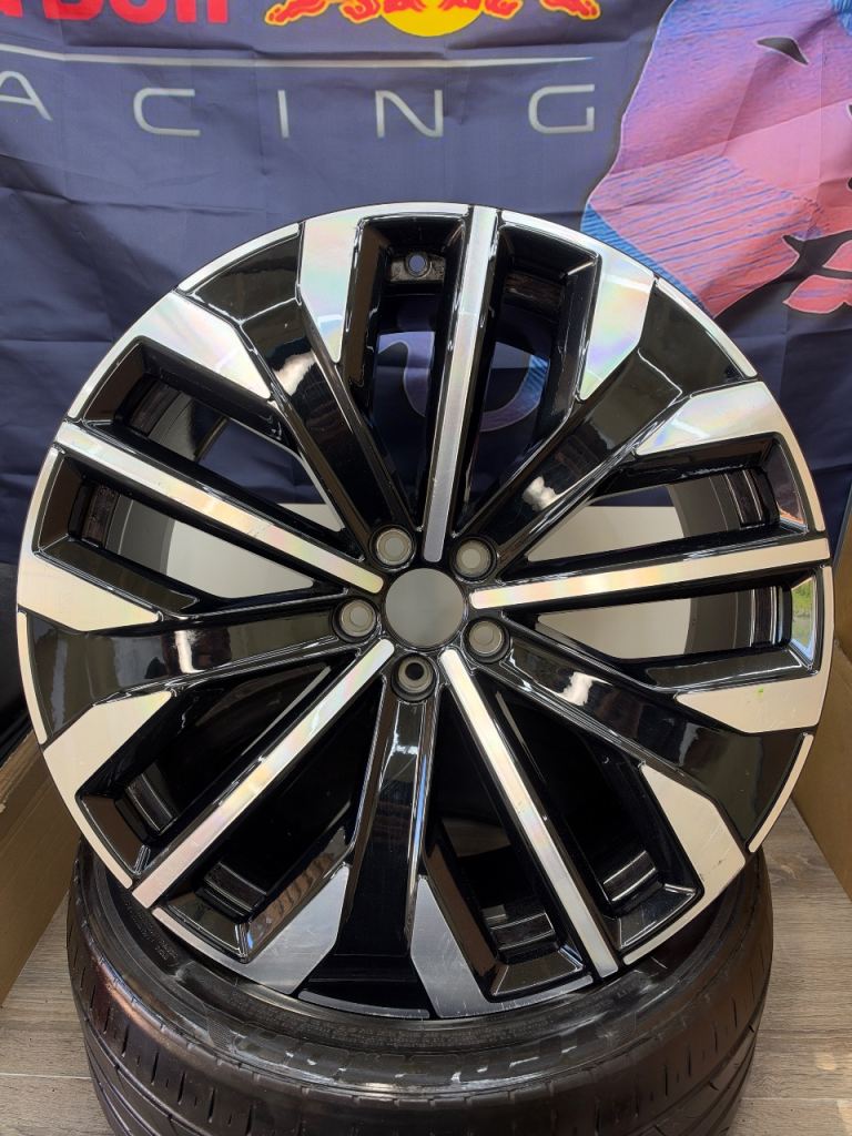 X1 Genuine 21" Volvo XC90 Dimond Cut Alloy Wheel