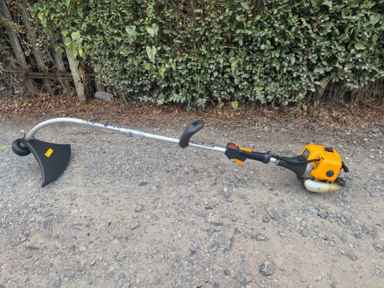 Stiga SGT226J petrol strimmer good working order 