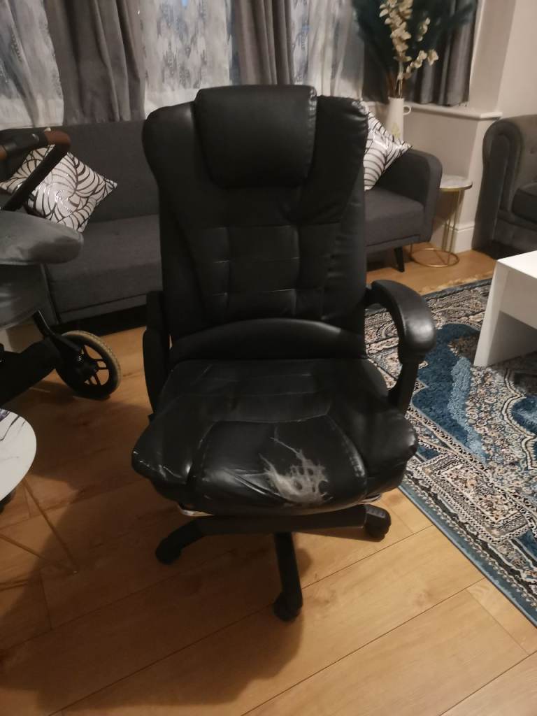 Massage Office Chair with Footrest – £10 (Needs Some TLC)