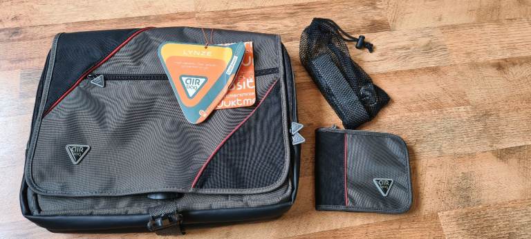 Laptop bag (new, unused)