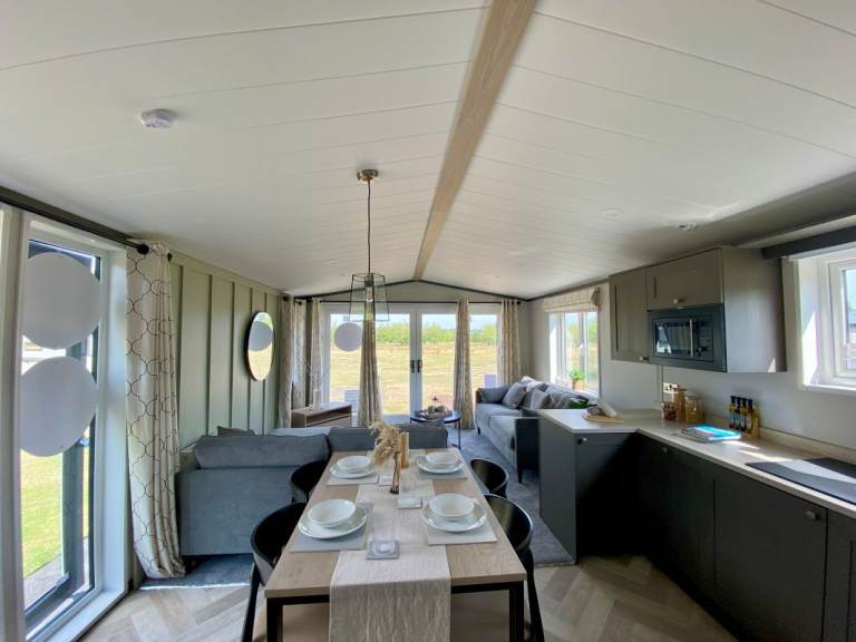 Victory Davenport 40x14 2Bed at Bredon View 