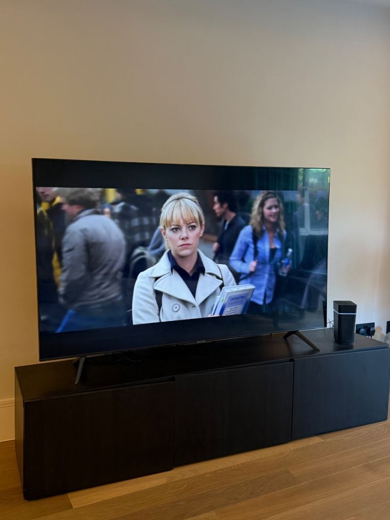 Samsung 65” 4K Smart TV + Black TV Unit – Excellent Condition
